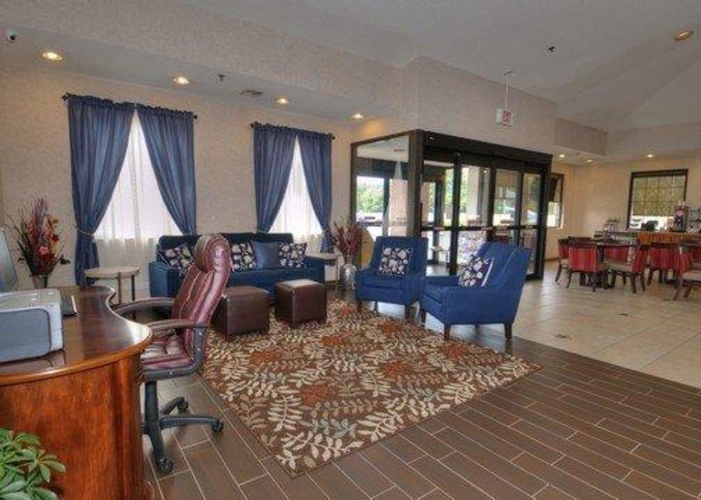 Comfort Inn Near Downtown & Blue Ridge Pkwy Marion Εξωτερικό φωτογραφία