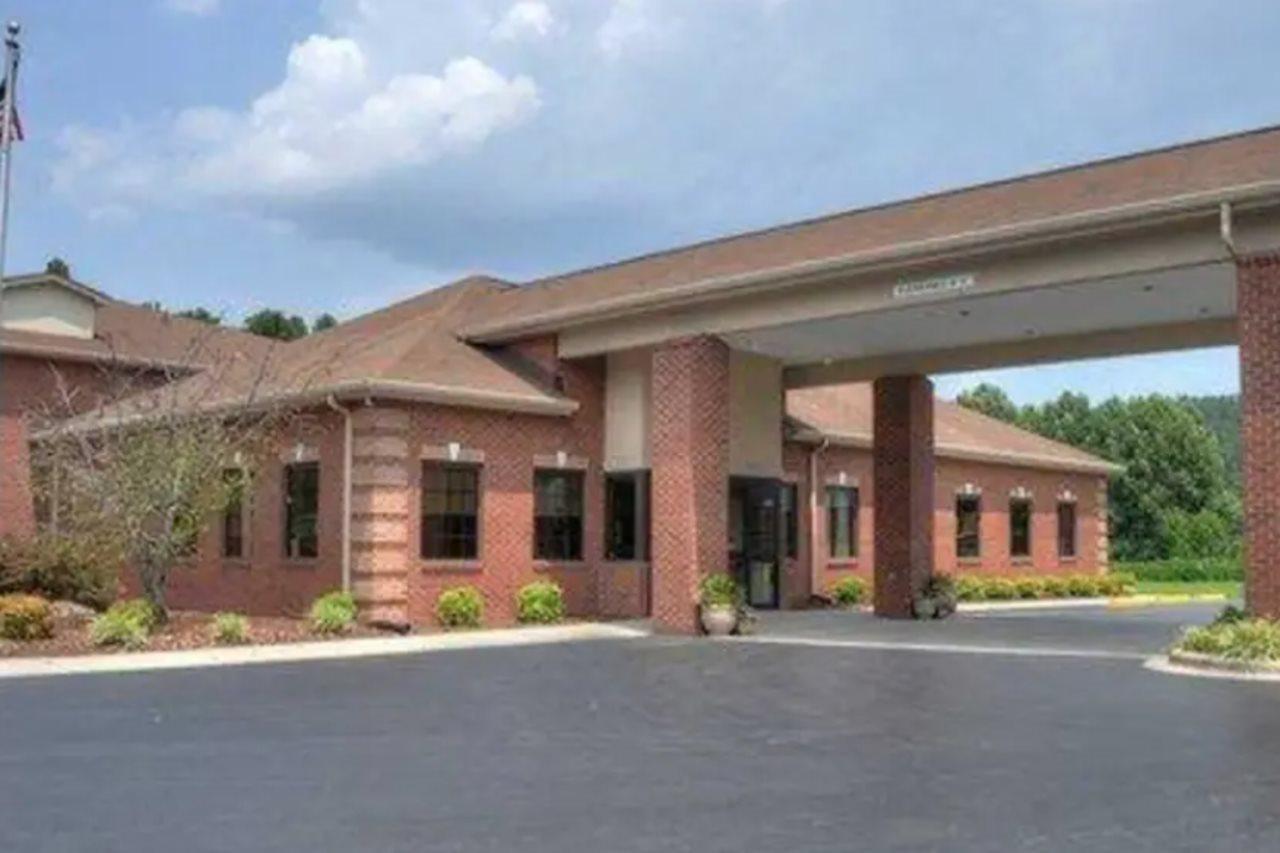 Comfort Inn Near Downtown & Blue Ridge Pkwy Marion Εξωτερικό φωτογραφία