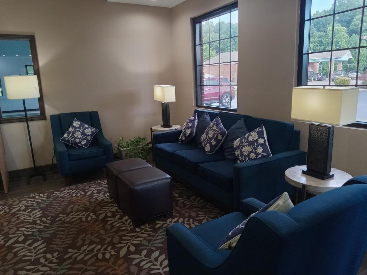 Comfort Inn Near Downtown & Blue Ridge Pkwy Marion Εξωτερικό φωτογραφία