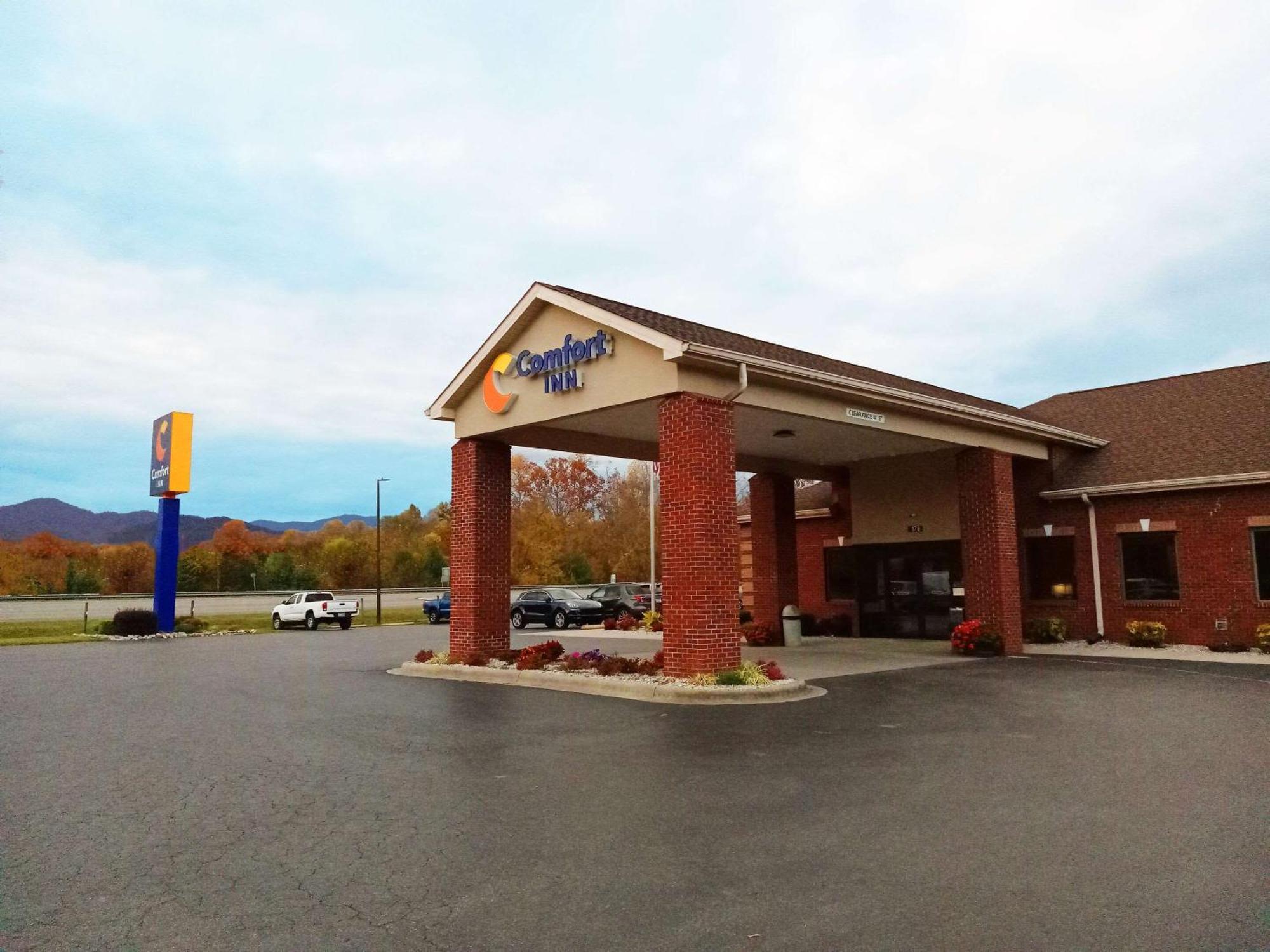 Comfort Inn Near Downtown & Blue Ridge Pkwy Marion Εξωτερικό φωτογραφία