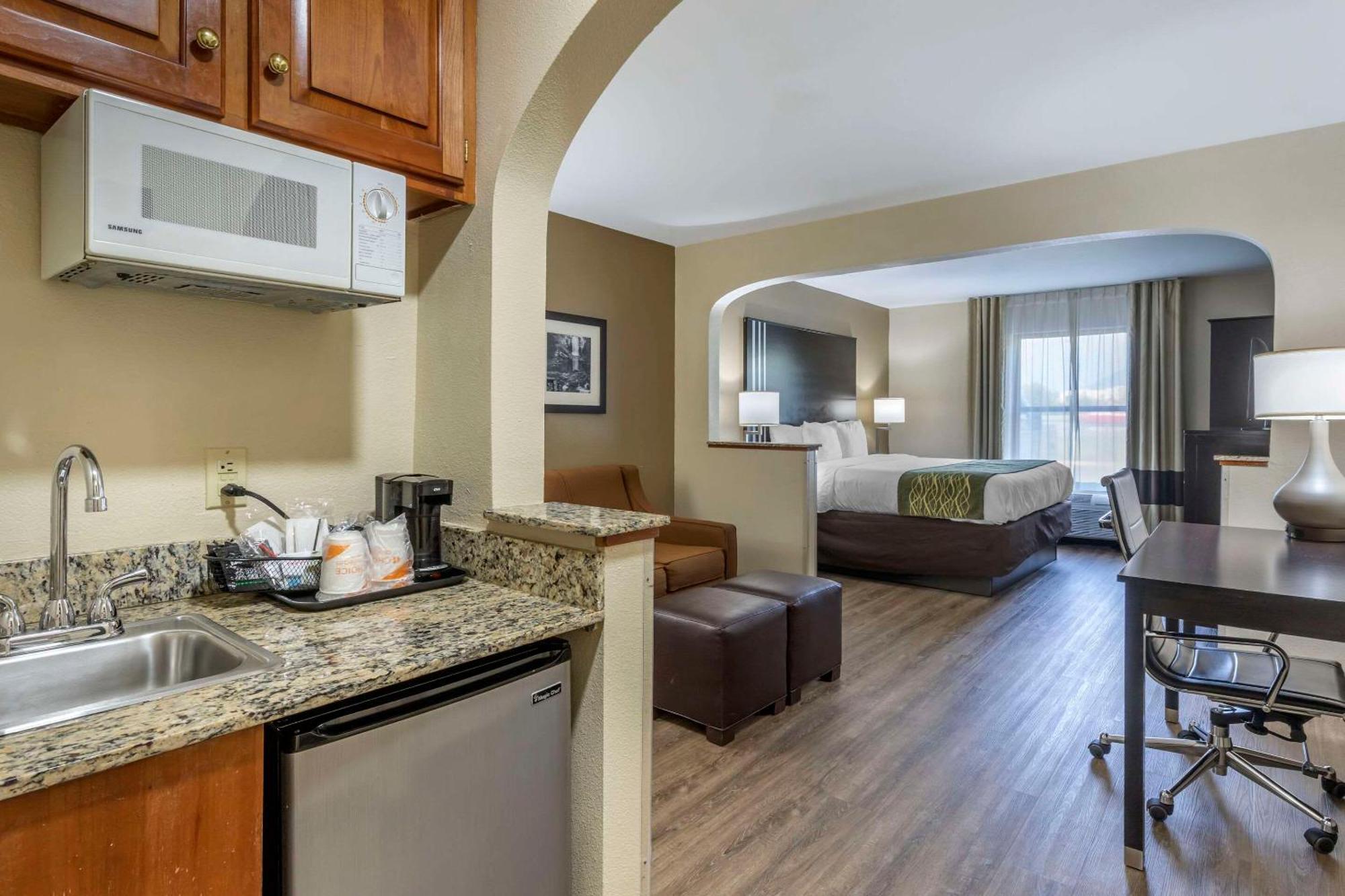Comfort Inn Near Downtown & Blue Ridge Pkwy Marion Εξωτερικό φωτογραφία