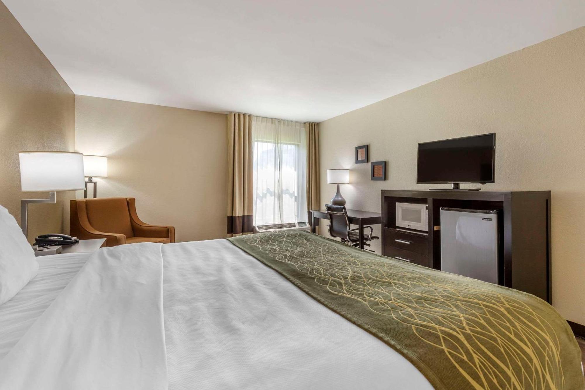 Comfort Inn Near Downtown & Blue Ridge Pkwy Marion Εξωτερικό φωτογραφία