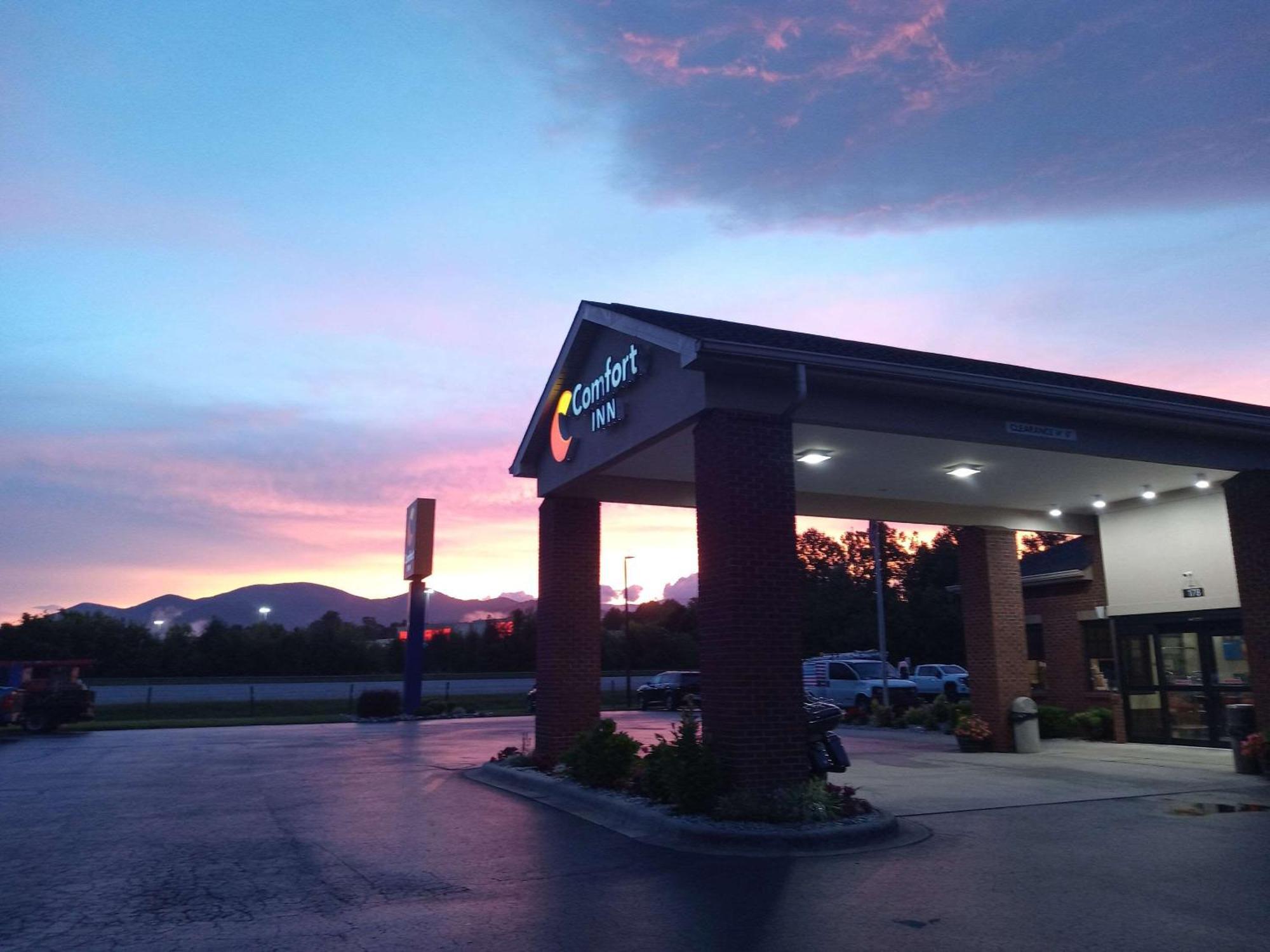 Comfort Inn Near Downtown & Blue Ridge Pkwy Marion Εξωτερικό φωτογραφία