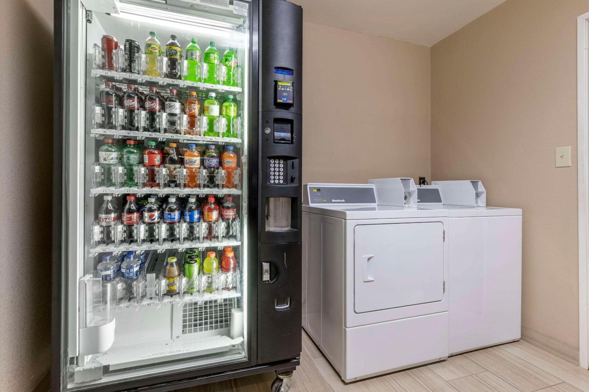 Comfort Inn Near Downtown & Blue Ridge Pkwy Marion Εξωτερικό φωτογραφία