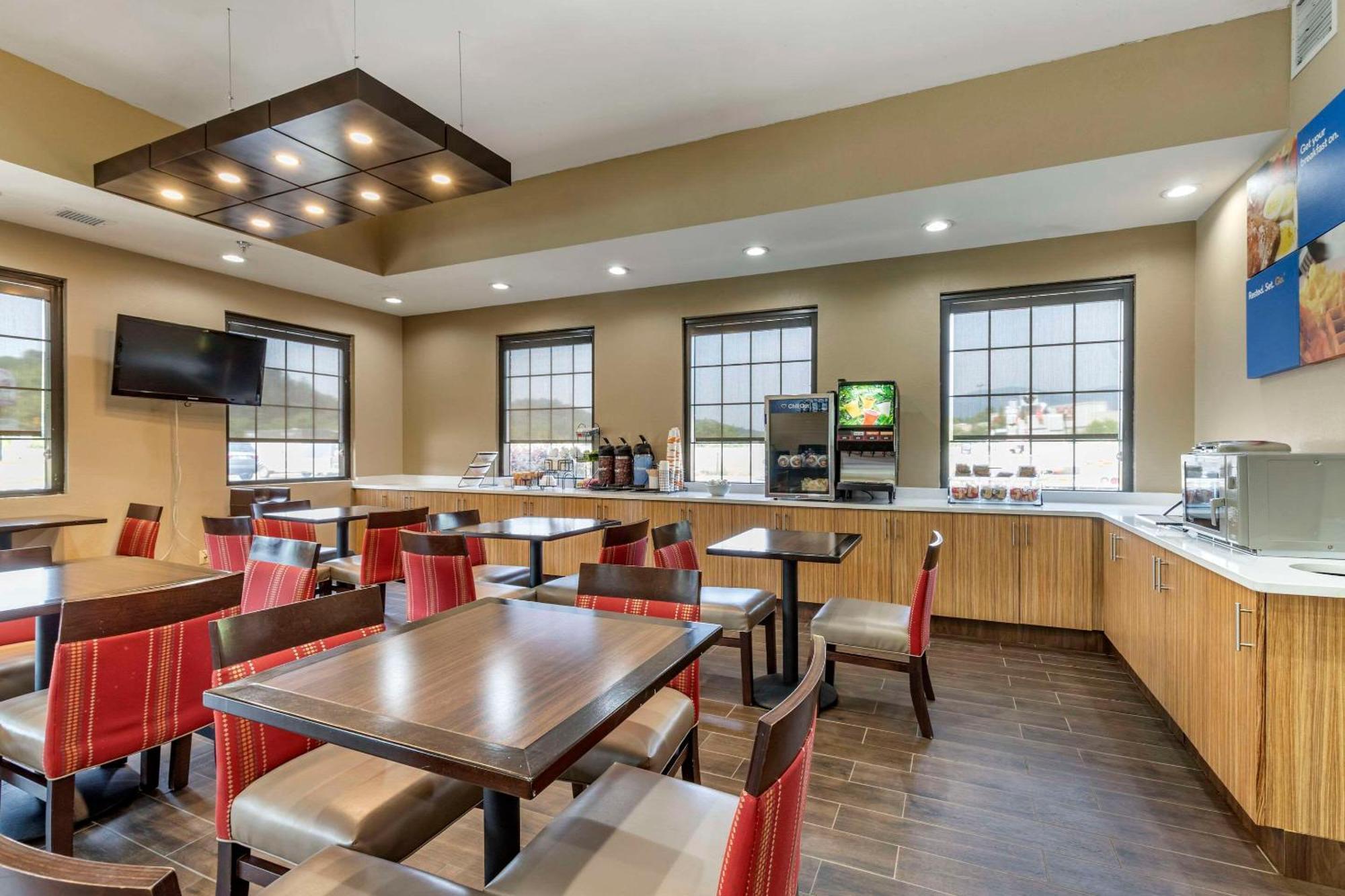 Comfort Inn Near Downtown & Blue Ridge Pkwy Marion Εξωτερικό φωτογραφία