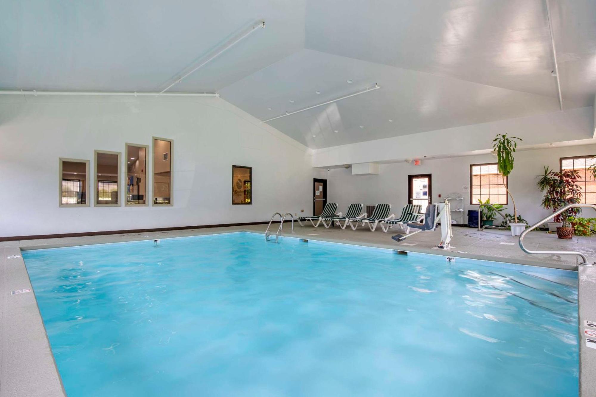 Comfort Inn Near Downtown & Blue Ridge Pkwy Marion Εξωτερικό φωτογραφία